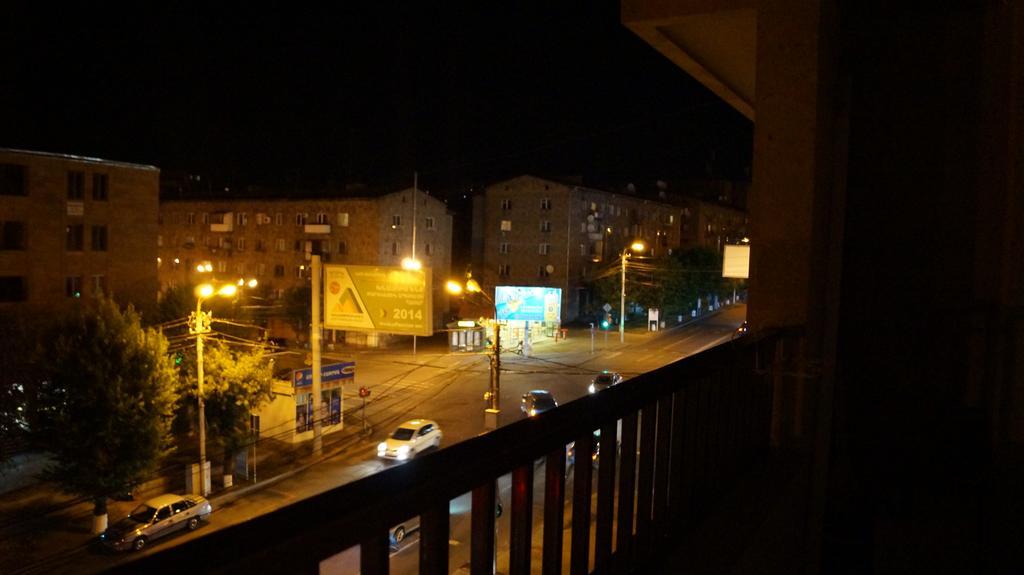 Metro Apartment Erivan Exterior foto